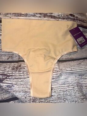 NWT Yummie Ultralight Shaping Thong